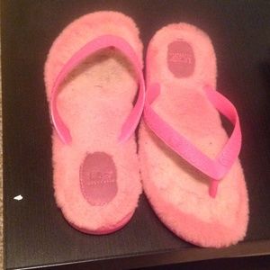 UGG flip flops