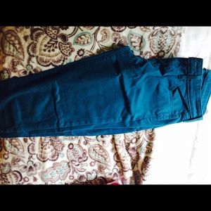 🌻Vibrant blue skinny capris