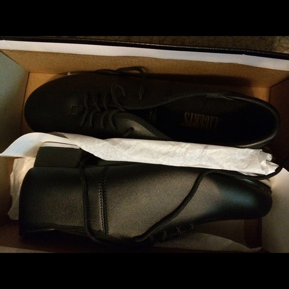 Tap shoes