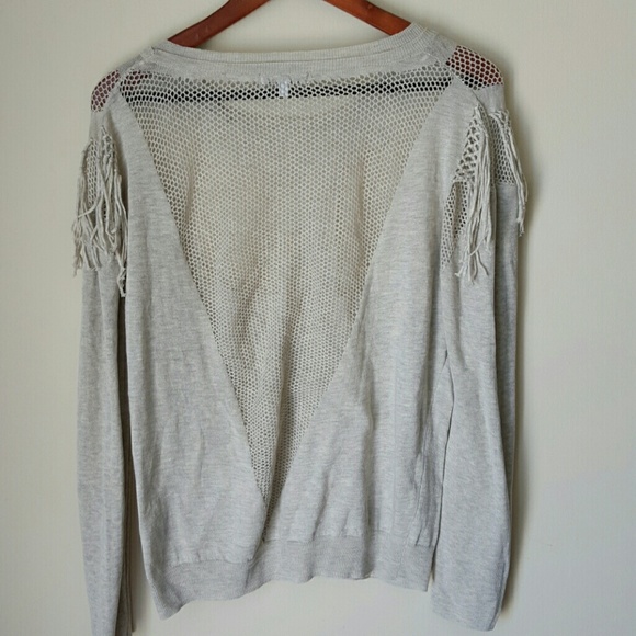 Soft Boho fringe Light Gray Sweater sz Large - Picture 3 of 4