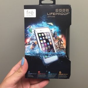 White iPhone 6 lifeproof