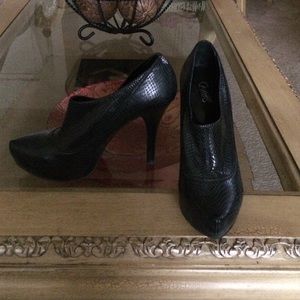 Carlos Santana booties 8.5