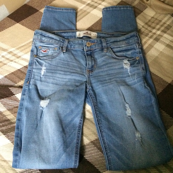 Hollister distressed skinny jeans