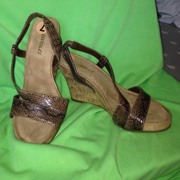 New aerosoles wedge sandals faux brown snakeskin