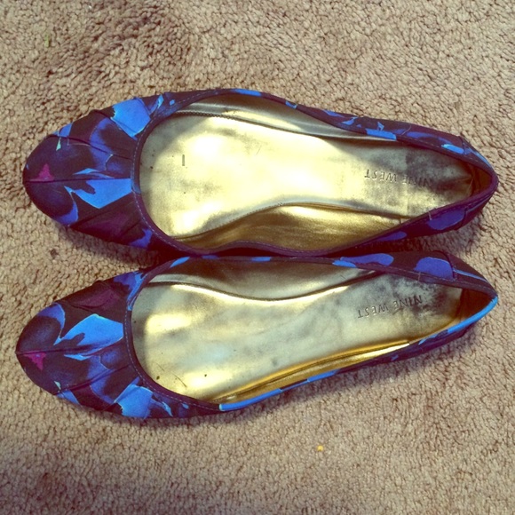Nine West Blue Floral Flats Size 10