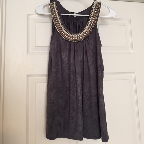 Grey top