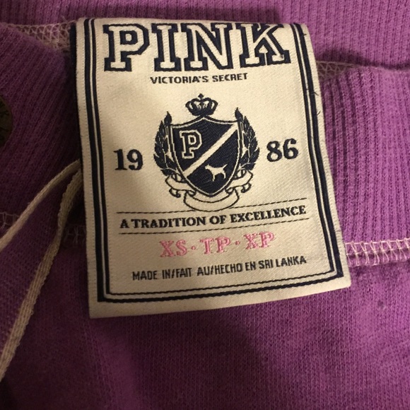 Victoria Secret Capri sweats - Picture 2 of 3