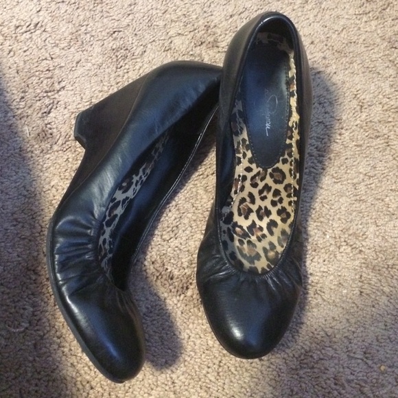 Black patent heels Jessica Simpson size 10