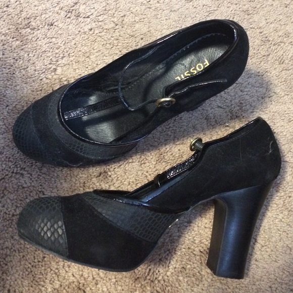 Fossil black leather t strap platform heels