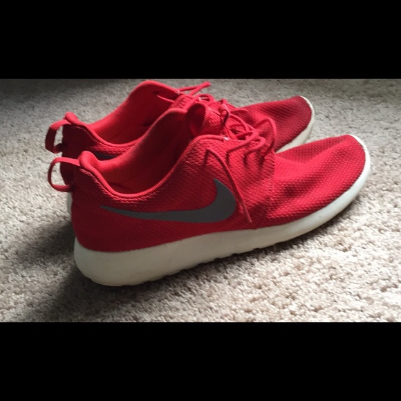 Nike Shoes - Roshes