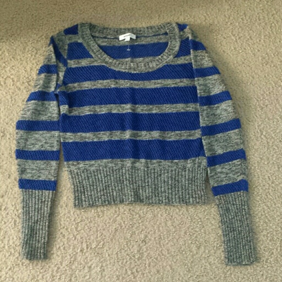 CROP TOP SWEATER