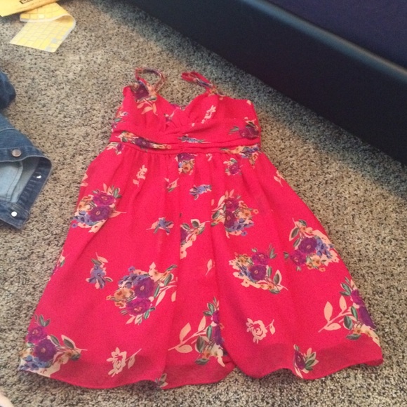 Floral dress - Picture 1 of 3