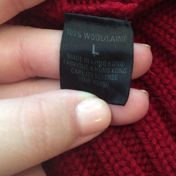 Red turtle neck sweater - Picture 2 of 2