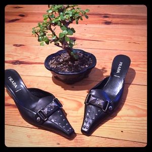 Gorgeous Prada kitten heels 😍👠