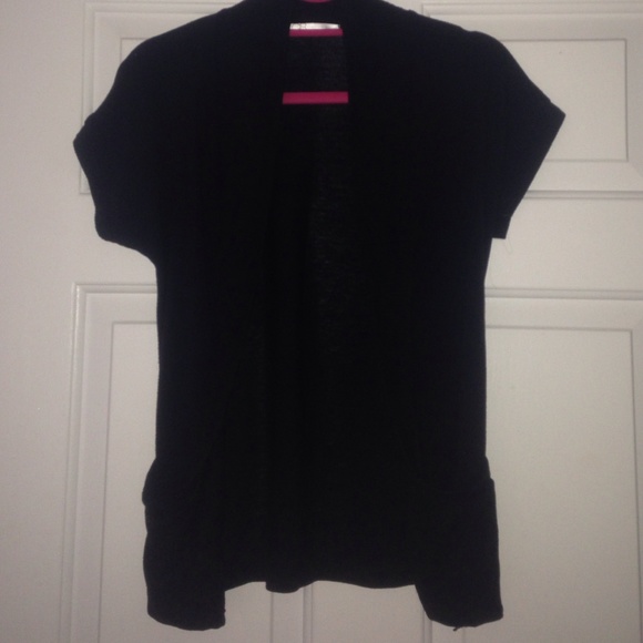 Black Short-Sleeved Cardigan With Pockets