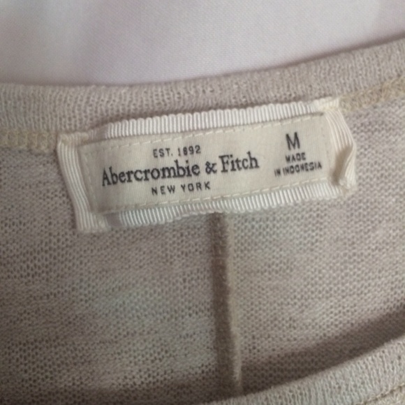 TRADED A&F Lace Trim Top - Picture 4 of 4