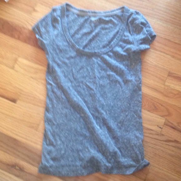 grey scoop neck tee shirt