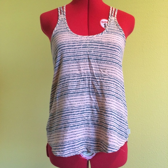 🎁 SOLD IN BUNDLE Stripey grey/ peach tank - Picture 2 of 4