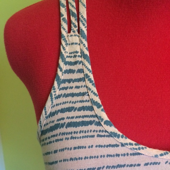 🎁 SOLD IN BUNDLE Stripey grey/ peach tank - Picture 4 of 4