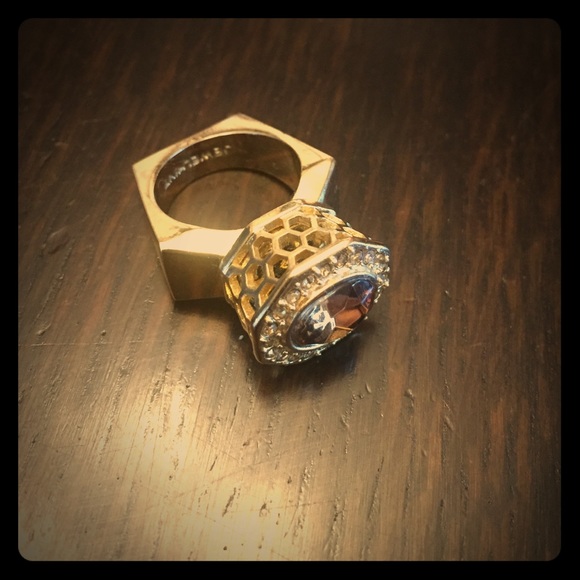 Jewelmint Ring