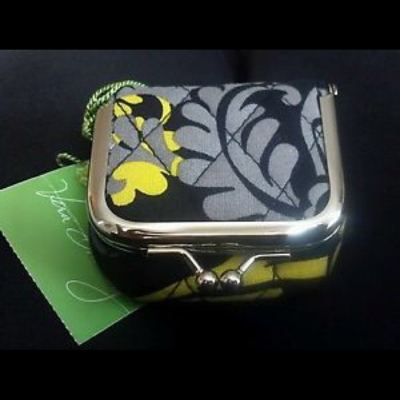 SOLD⭐️ Vera Bradley contact case - Picture 2 of 2