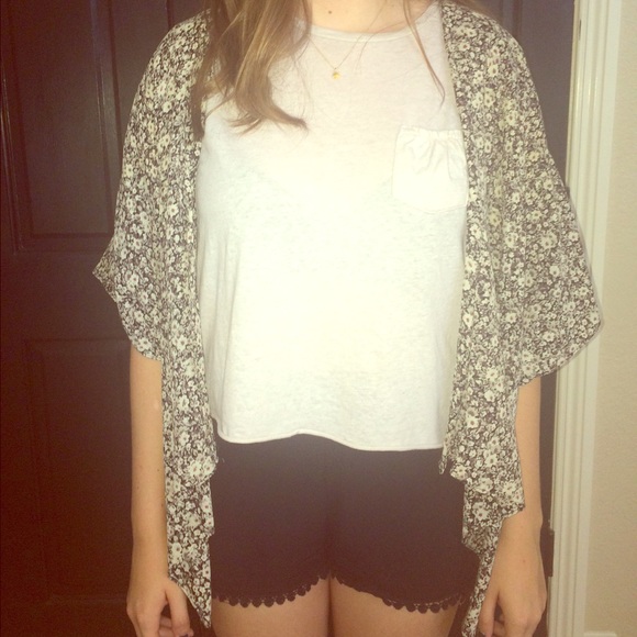 Brandy Melville Kimono