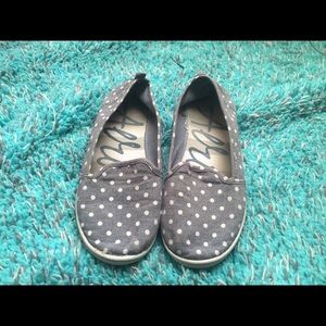 Price Negotiable!Grey polkadot Aeropostale slides!
