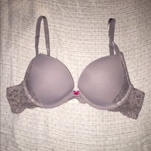 VS Pink bra