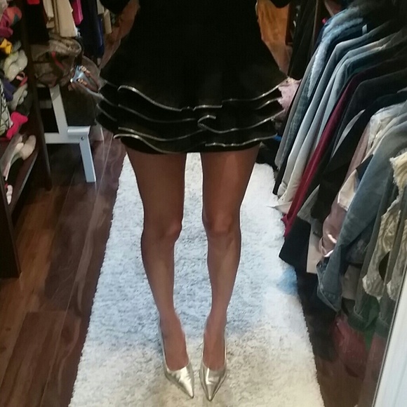 *Bundle* NWOT Black Short Zipper Skirt - Picture 2 of 4