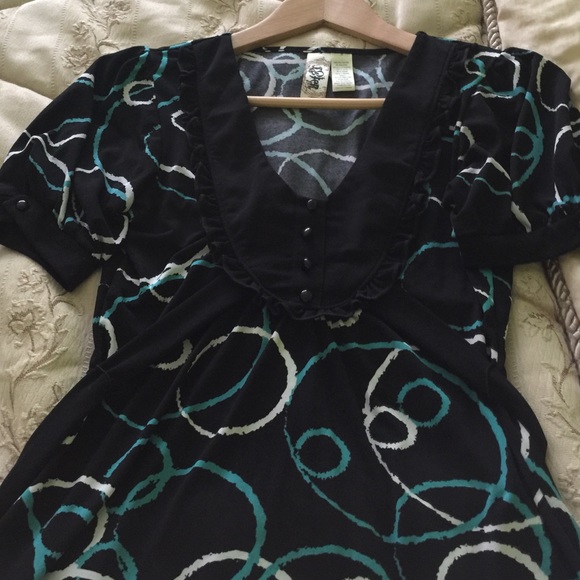 Beautiful top! - Picture 3 of 4