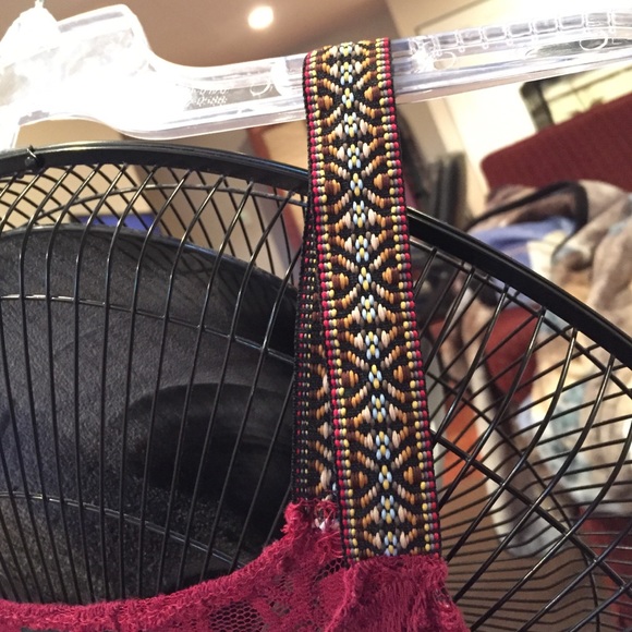 Rue 21 Lace Crop-Top ( Maroon) - Picture 2 of 4