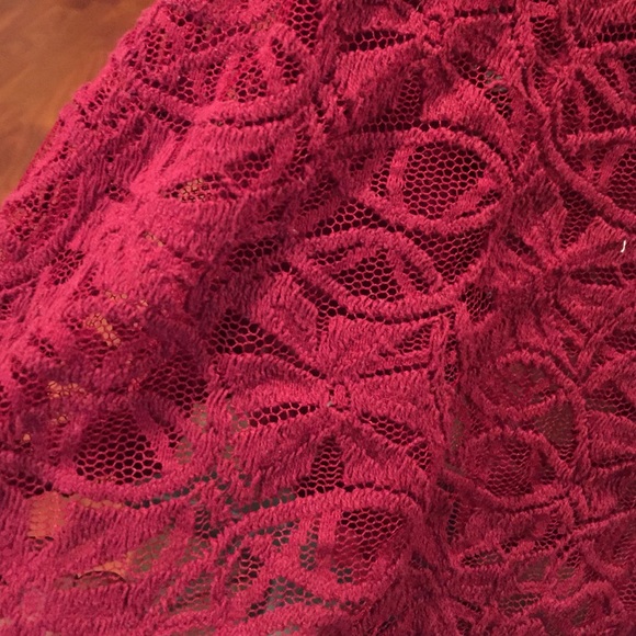Rue 21 Lace Crop-Top ( Maroon) - Picture 3 of 4