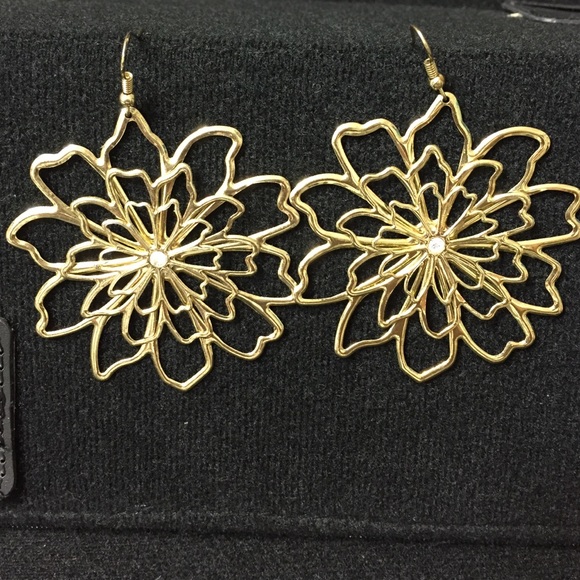 Flower earrings