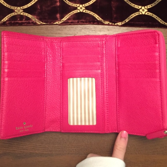 SOLD Pink Kate Spade Leather Wallet - Picture 2 of 4