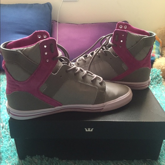 Price Negotiable!Purple and Grey Supra!