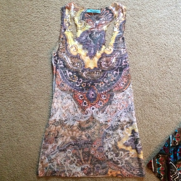 3 size small tank tops