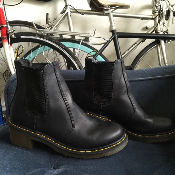 Dr. Marten Chelsea boot