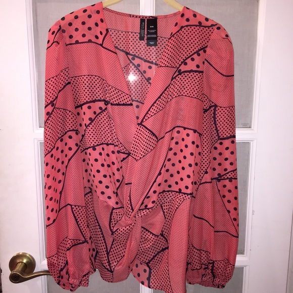 Bisou Bisou peach & navy polka dot top Sz M