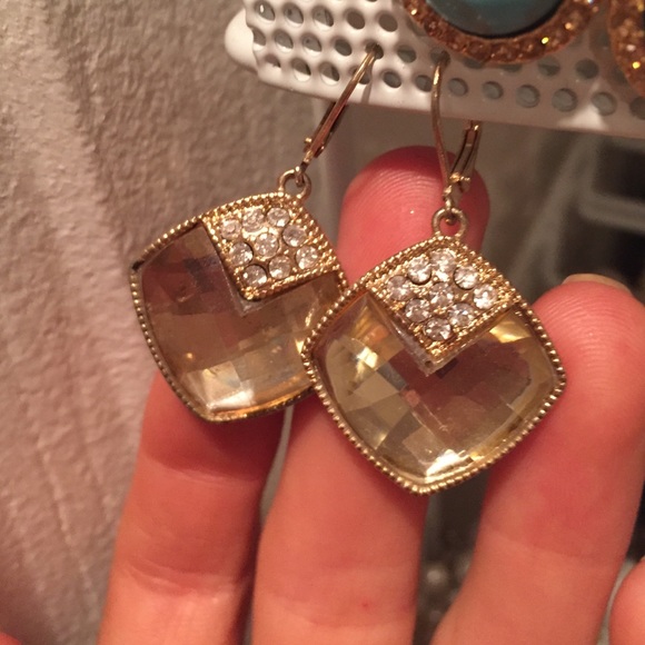 Gold/diamond costume jewelry earrings!