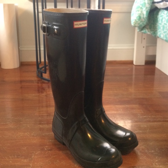 Black glossy size 9 hunter boots- worn 2 times