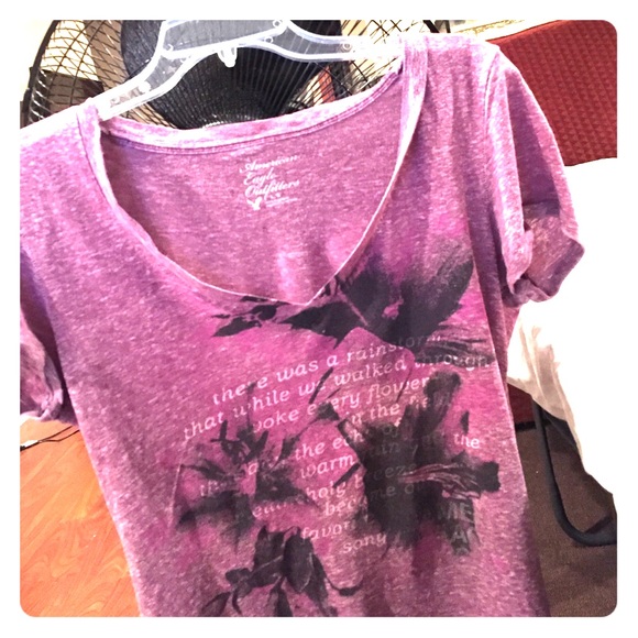 American Eagle Outfitters V-neck - Picture 1 of 4