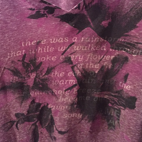 American Eagle Outfitters V-neck - Picture 2 of 4