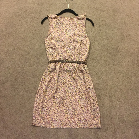 (Sold in bundle) Sleeveless floral dress - Picture 3 of 4
