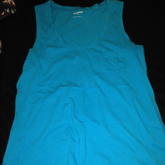 Express tank top with pocket
