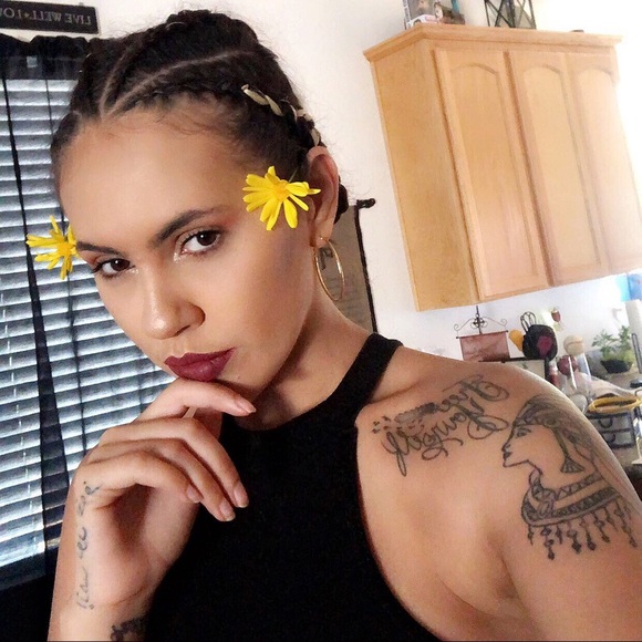 Hi, I’m Amanda 💫 - Picture 2 of 2