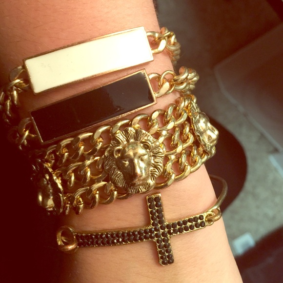 4 PACSUN bracelets 😄