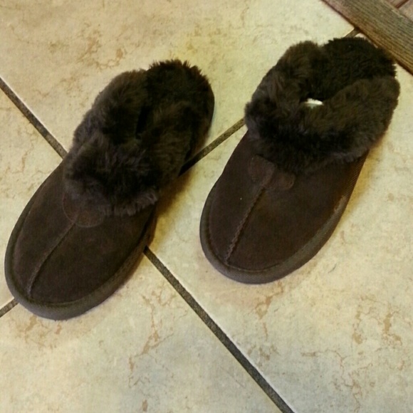 Dark Brown Fuzzy Slippers - Picture 1 of 3