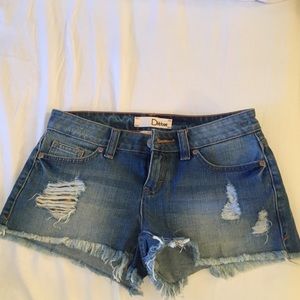 NWOT. Dittos Jean Shorts