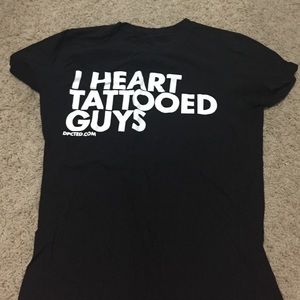 Black "I Heart Tattoed Guys" tee