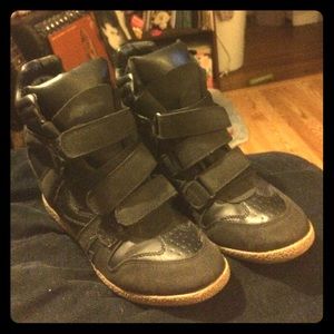 candies sneaker wedge size 8 1/2